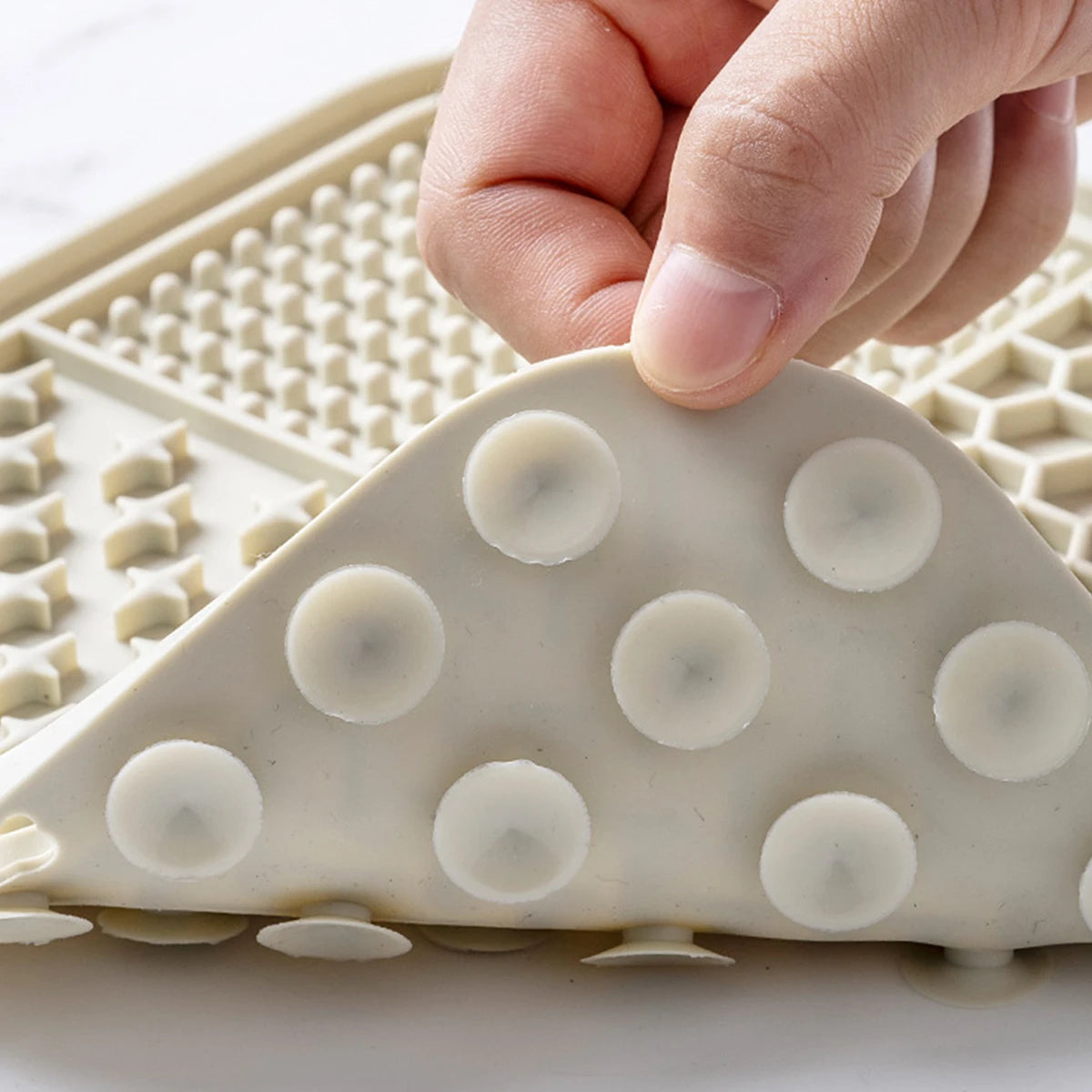 Suction Cup Lick Mat – Anti-Slip Slow Feeder